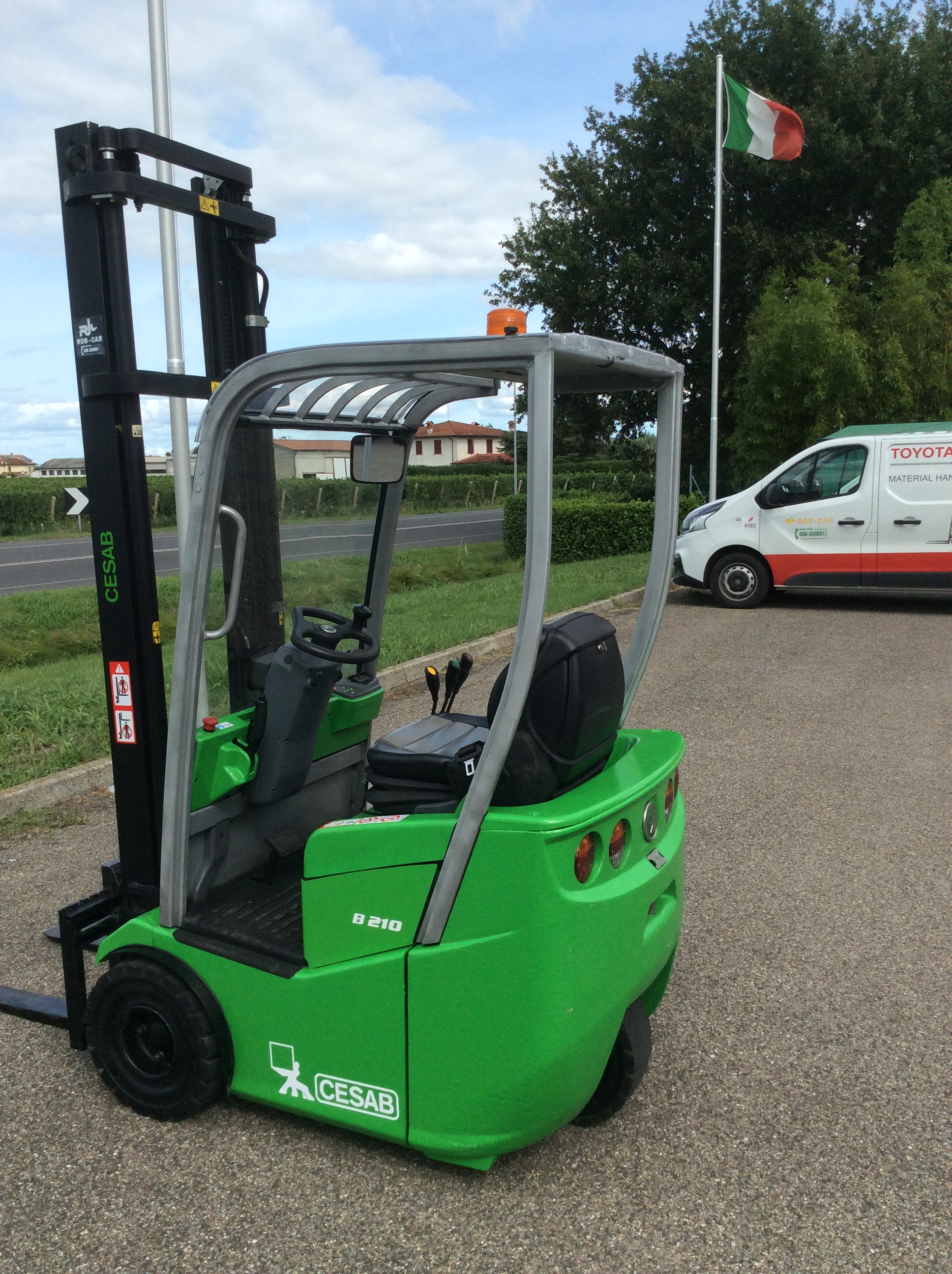 carrelli elevatori usati diesel privati
